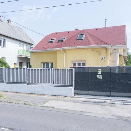 Hi-Bp Garden City Batsanyi Apartment 3 Rooms, Apartment Upstairs Near The City Train With Free Parking Budapest Ngoại thất bức ảnh