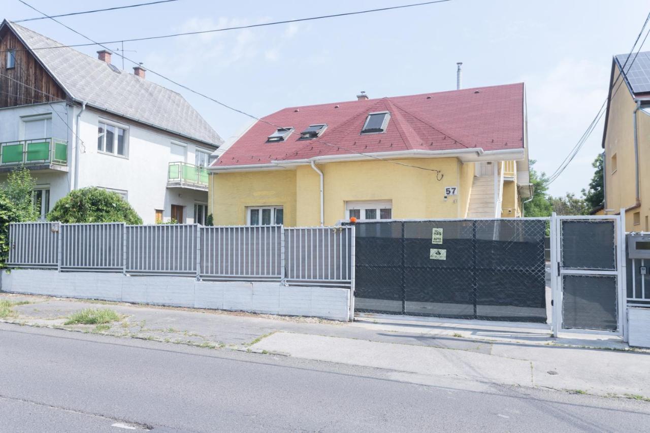 Hi-Bp Garden City Batsanyi Apartment 3 Rooms, Apartment Upstairs Near The City Train With Free Parking Budapest Ngoại thất bức ảnh